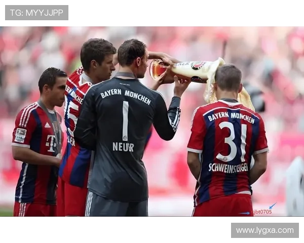 拜耳勒沃库森在新赛季迎来阵容大变动，球迷期待新星崛起与战术革新