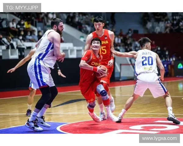 中国男篮逆转战胜日本成功晋级亚洲杯四强 关键时刻展现强大团队精神