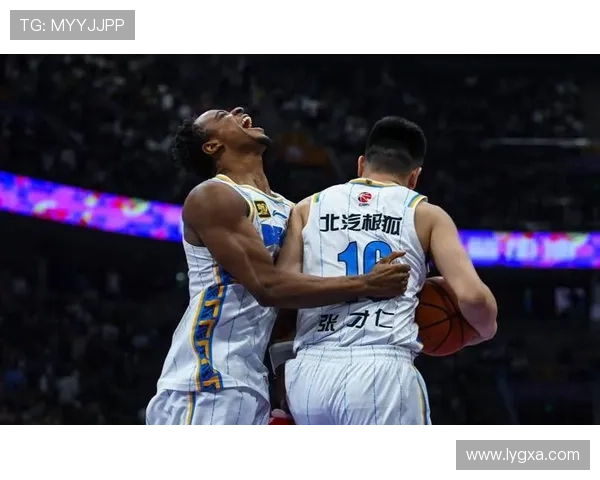 中国篮球联赛季后赛激烈开战 北京队力克广东挺进四强 中国篮球联赛季后赛激烈开战 北京队力克广东挺进四强