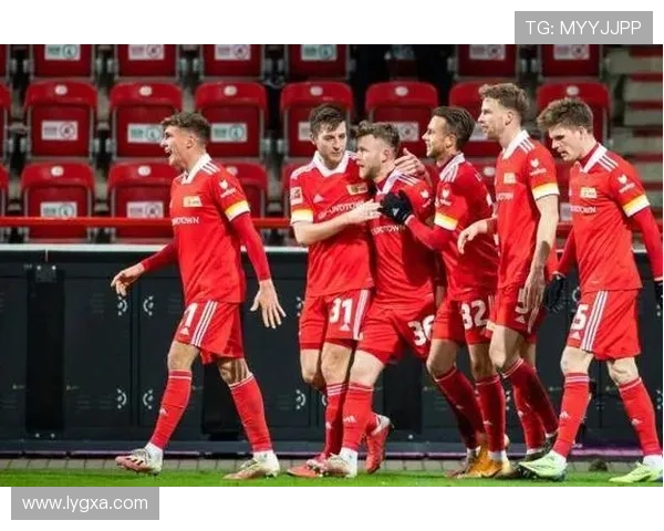 奥格斯堡俱乐部崛起之路：从德甲新军到欧洲赛场的挑战与突破