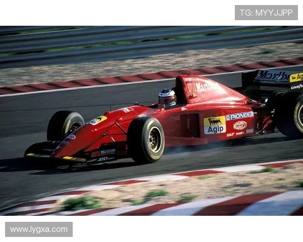 新赛季F1车队争锋激烈冠军之争再度升级震撼全球车迷热点持续升温 新赛季F1车队争锋激烈冠军之争再度升级震撼全球车迷热点持续升温