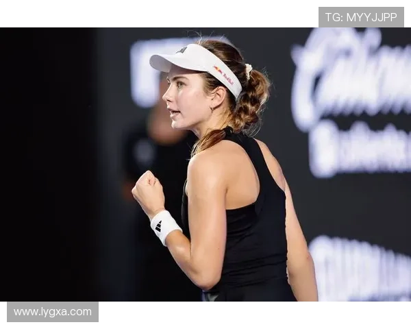 网球赛事回顾与前瞻：明星选手表现亮眼 新一轮赛事看点解析