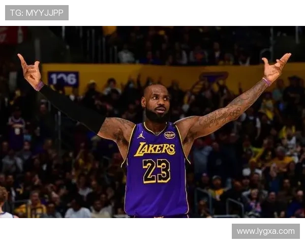 詹姆斯复出助湖人延续连胜势头 勇士遭遇三连败困境